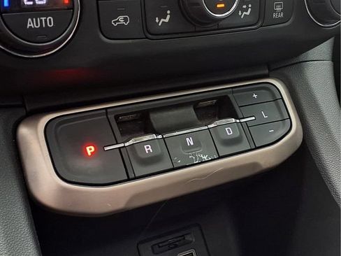 Certified 2022 GMC Acadia Denali w/ Denali Ultimate Package AWD/4WD image 10