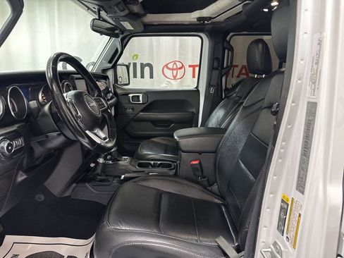 Used 2020 Jeep Wrangler Unlimited Sahara image 20