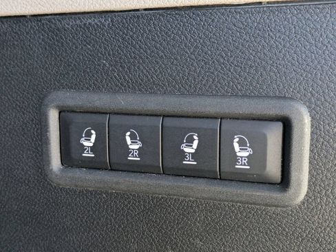Used 2024 Jeep Wagoneer Series III AWD/4WD image 14