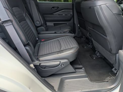 Used 2025 Nissan Pathfinder Rock Creek AWD/4WD image 35