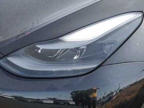 Used 2024 Tesla Model Y Long Range AWD/4WD image 8