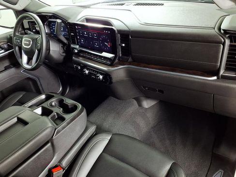 Used 2025 GMC Sierra 1500 SLT RWD image 12
