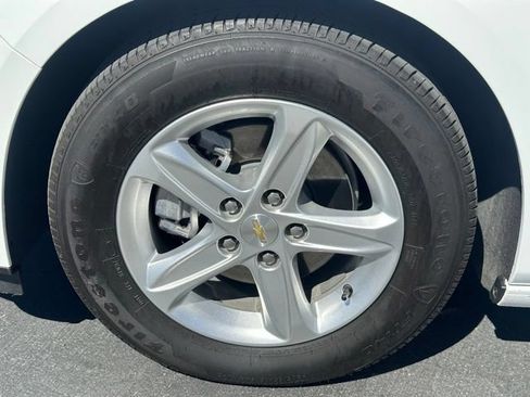 Used 2024 Chevrolet Malibu LS FWD image 32