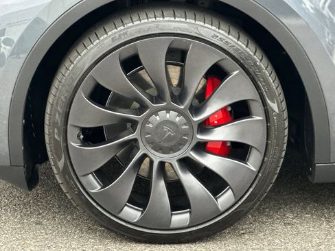 Used 2023 Tesla Model Y Performance AWD/4WD image 25