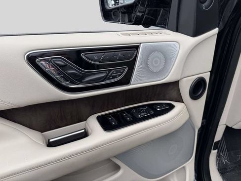 Used 2019 Lincoln Navigator L Reserve w/ Cargo Package AWD/4WD image 20