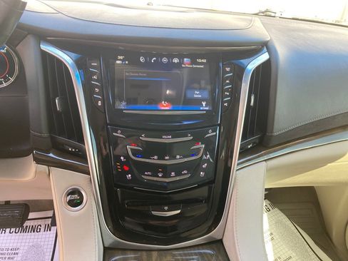 Used 2019 Cadillac Escalade Luxury w/ LPO, Radiant Package AWD/4WD image 22