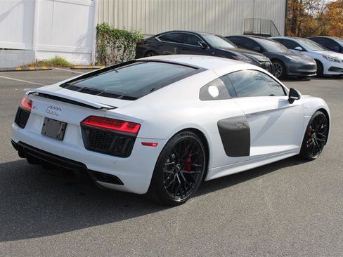 Used 2018 Audi R8 V10 w/ Carbon Exterior Package image 8