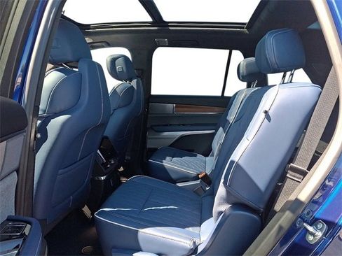 New 2026 Cadillac Vistiq Premium Luxury w/ LPO, Floor Liner Package image 10