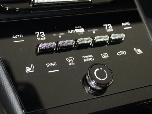 Used 2025 Porsche Cayenne Coupe image 31