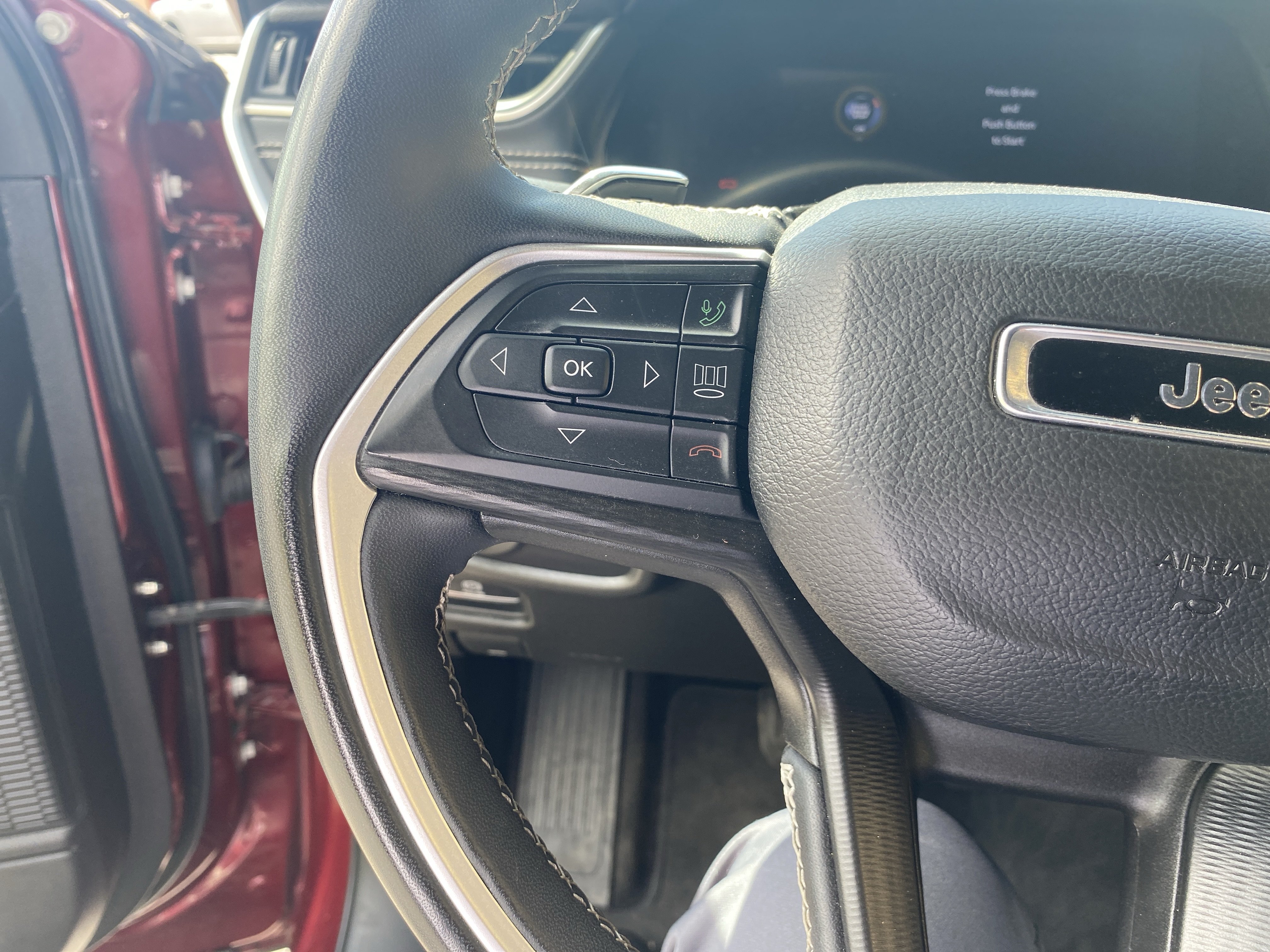 Used 2023 Jeep Grand Cherokee L Laredo AWD/4WD image 11