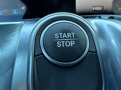 Used 2025 Mercedes-Benz EQB 300 EQB 300 image 23