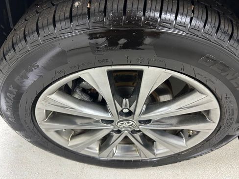 Used 2018 Toyota RAV4 Limited w/ All Weather Liner Package image 9