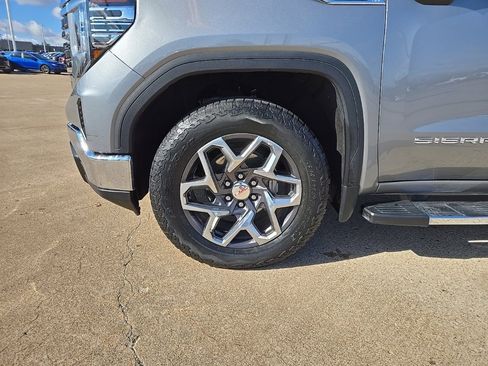 Used 2023 GMC Sierra 1500 SLT w/ SLT Premium Package image 11