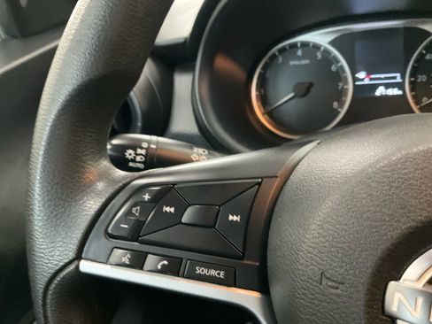 Used 2022 Nissan Kicks S image 19