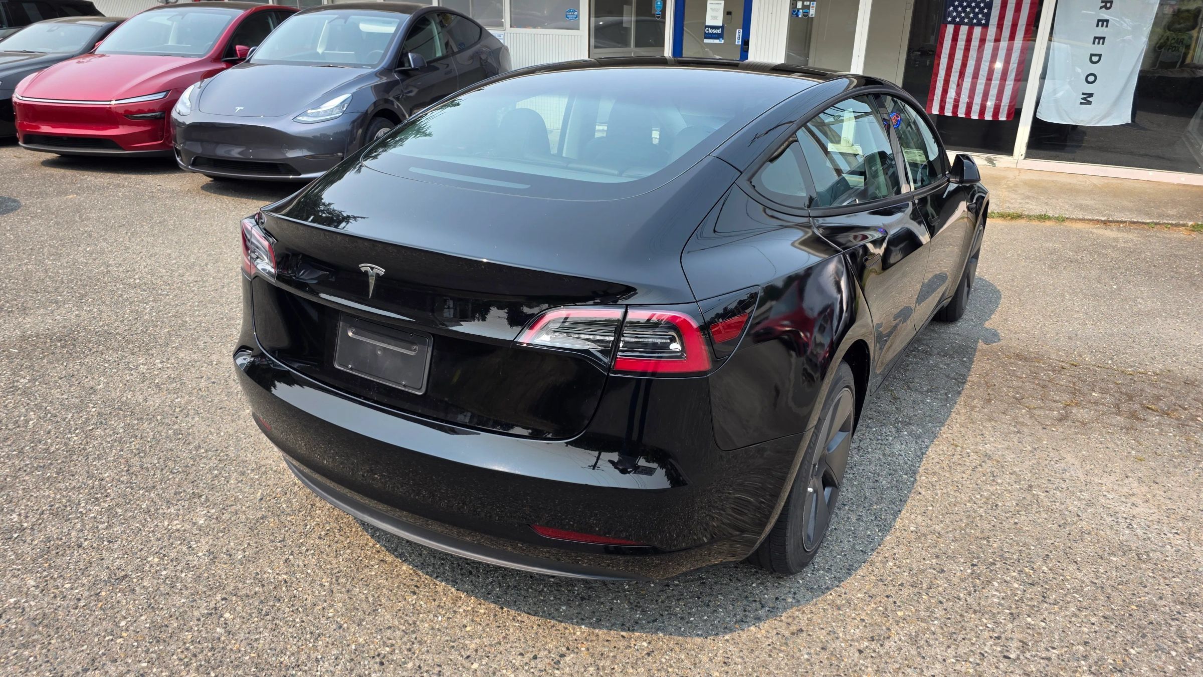 Used 2023 Tesla Model 3 Standard Range RWD image 5
