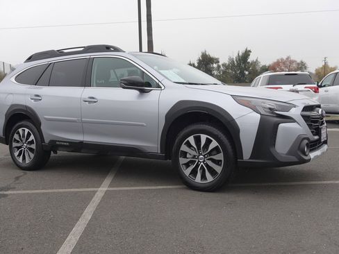 Certified 2025 Subaru Outback Limited image 4