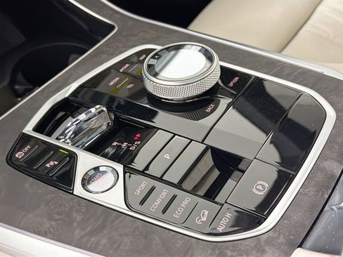 New 2026 BMW X5 xDrive40i w/ Executive Package image 16