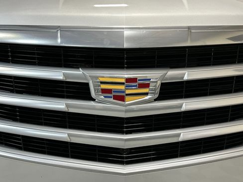 Used 2018 Cadillac Escalade ESV Luxury image 46