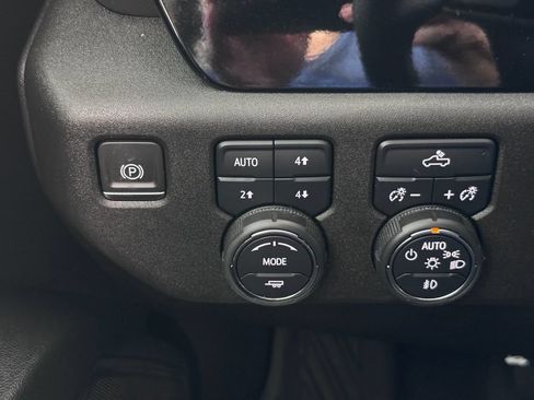 Certified 2024 Chevrolet Silverado 1500 RST AWD/4WD image 26