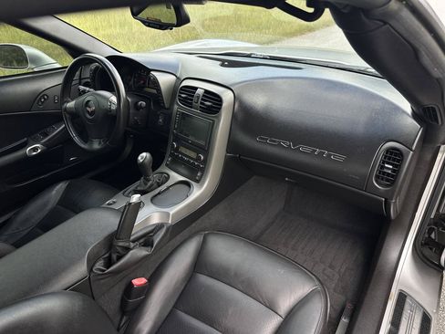 Used 2007 Chevrolet Corvette Coupe w/ Preferred Equipment Group RWD image 13