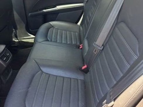 Used 2016 Ford Fusion SE w/ Equipment Group 202A FWD image 9