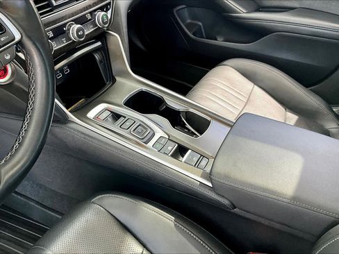 Used 2022 Honda Accord Touring image 17