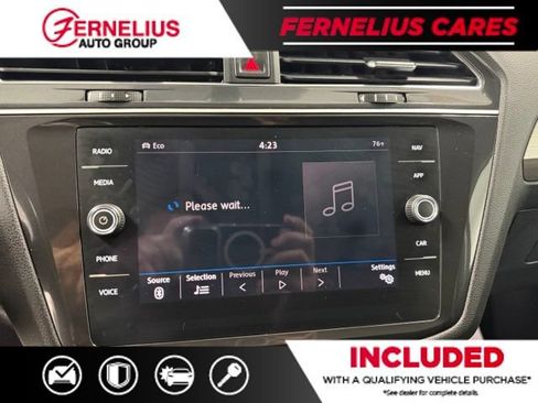 Used 2018 Volkswagen Tiguan SEL AWD/4WD image 39