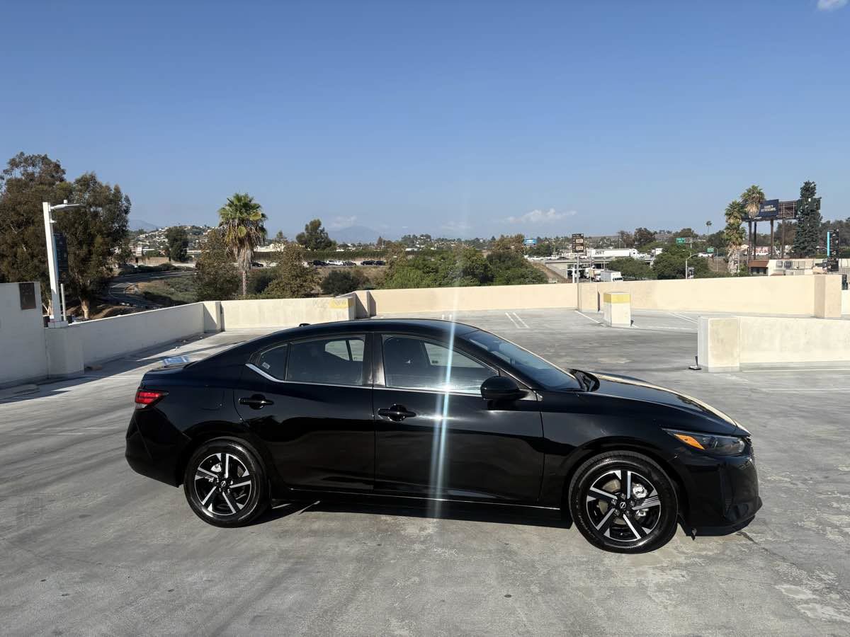 Used 2025 Nissan Sentra SV FWD image 30