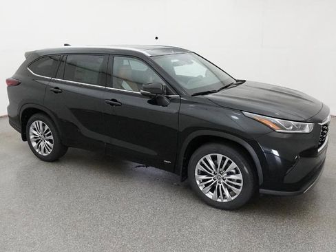 New 2026 Toyota Highlander Platinum AWD/4WD image 4