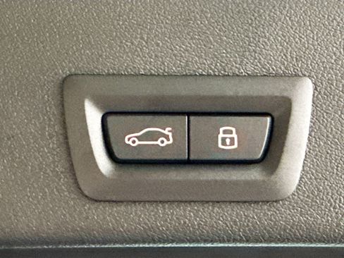 New 2026 BMW X6 xDrive40i w/ Executive Package image 12