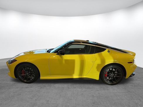 Used 2024 Nissan Z Performance w/ Floor Mat Package image 4