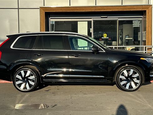 Certified 2023 Volvo XC90 T8 Ultimate w/ Lounge Package image 9
