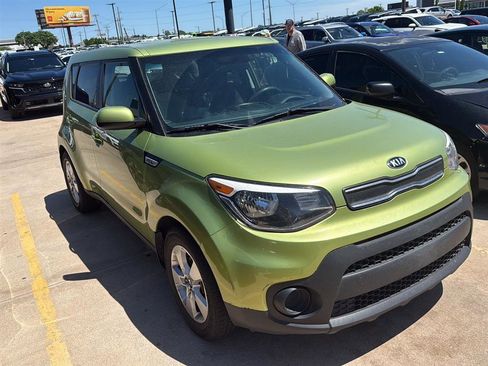Used 2018 Kia Soul FWD image 1