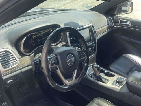 Used 2016 Jeep Grand Cherokee Overland AWD/4WD image 3