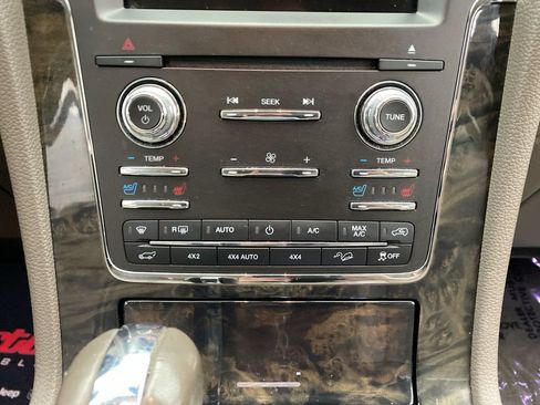 Used 2017 Lincoln Navigator Select AWD/4WD image 21
