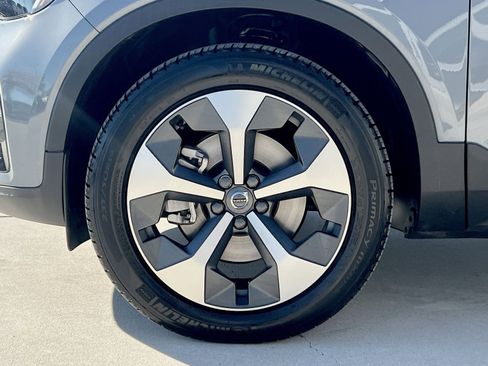 Certified 2023 Volvo XC40 B5 Plus w/ Protection Package Premier image 12