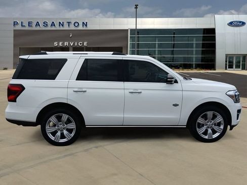 Certified 2024 Ford Expedition King Ranch RWD image 6