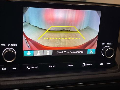 Used 2023 Honda Accord EX image 17