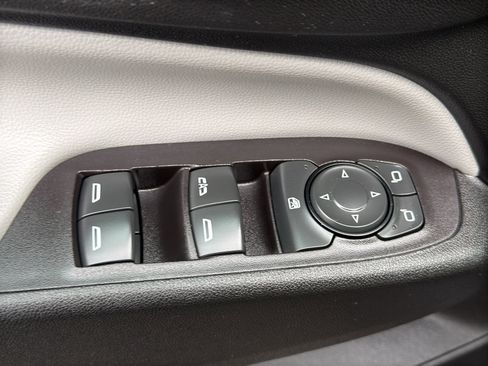 Used 2020 Chevrolet Equinox LT image 12