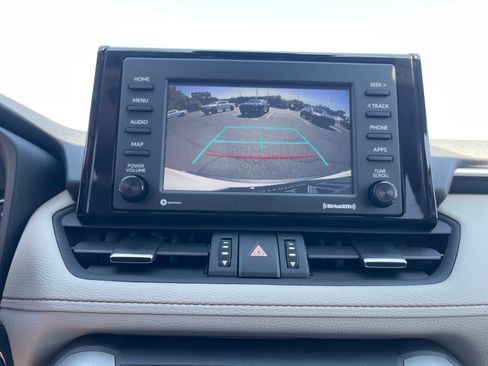 Used 2022 Toyota RAV4 XLE Premium AWD/4WD image 6