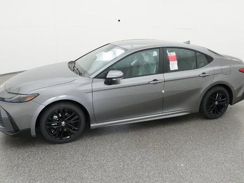 New 2026 Toyota Camry SE image 2