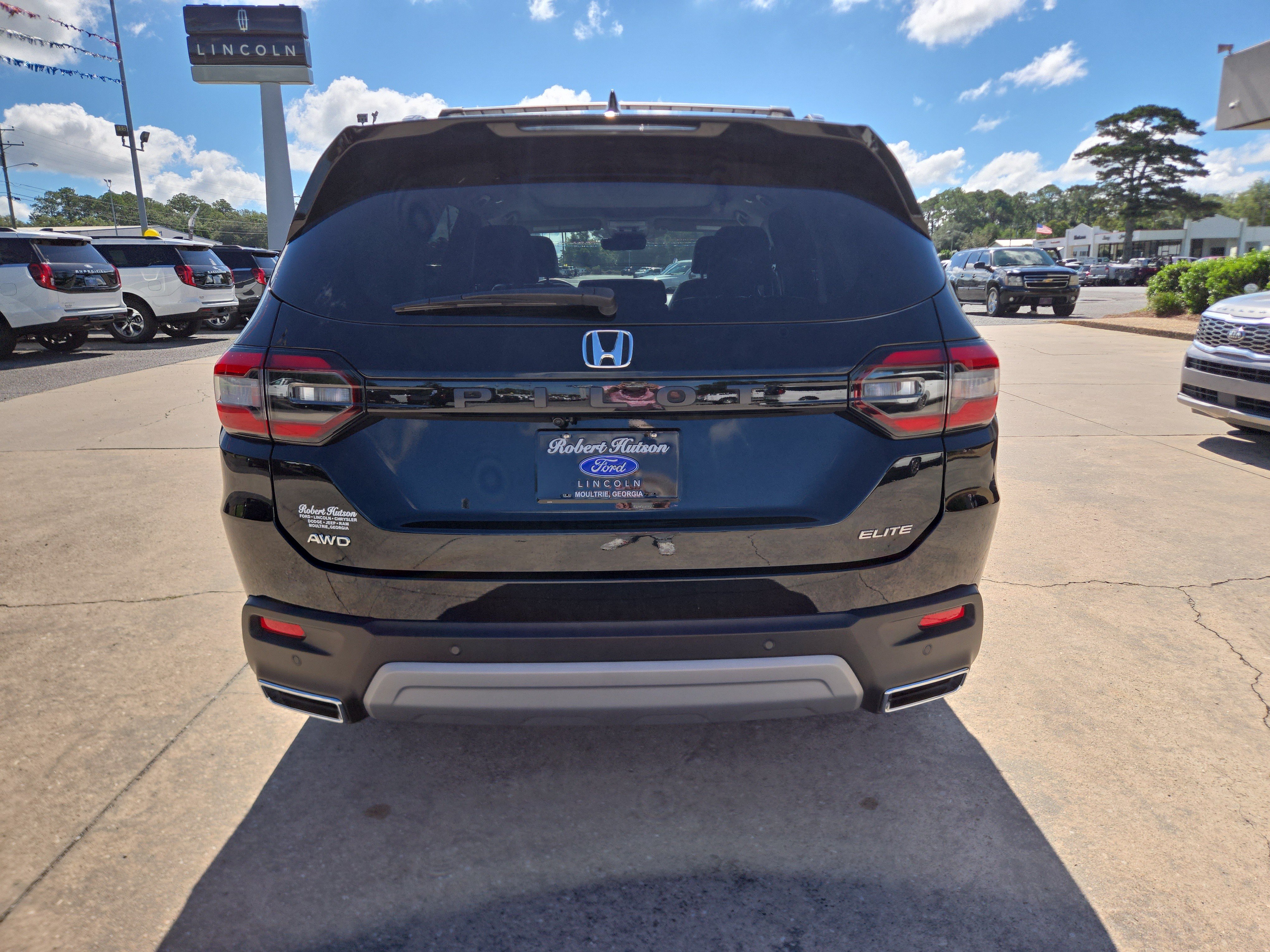 Used 2023 Honda Pilot Elite image 7