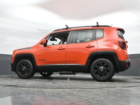 Used 2018 Jeep Renegade Latitude w/ Cold Weather Group image 51