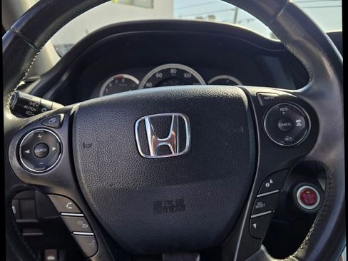 Used 2015 Honda Accord Touring image 18