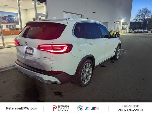 Used 2022 BMW X5 xDrive40i w/ Luxury Seating Package image 3