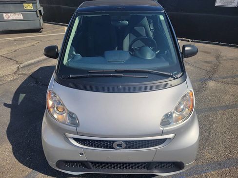 Used 2015 smart fortwo passion RWD image 9
