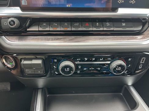 New 2026 Chevrolet Silverado 1500 LTZ w/ LTZ Premium Package image 38