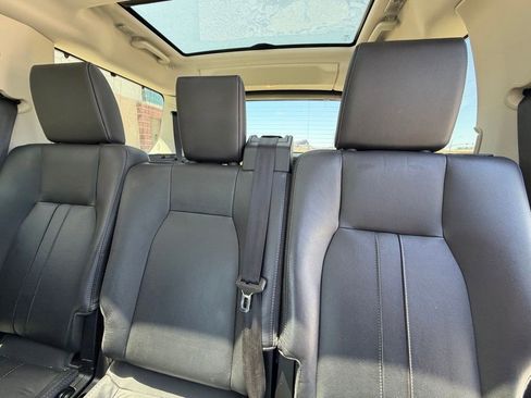Used 2014 Land Rover LR4 HSE AWD/4WD image 6