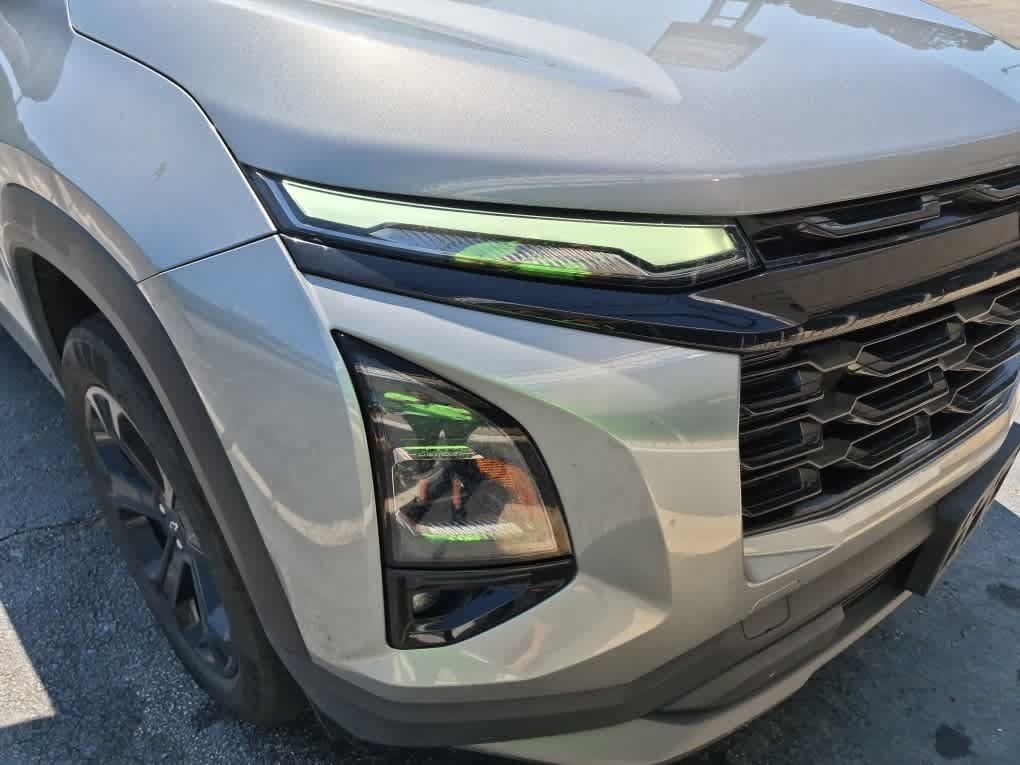 Used 2025 Chevrolet Equinox LT w/ Safety and Technology Package AWD/4WD image 6