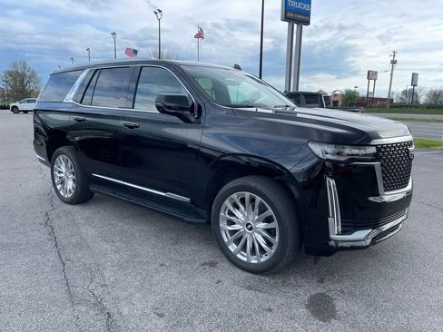 Used 2023 Cadillac Escalade Premium Luxury image 2